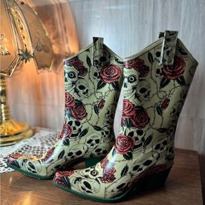 Nomad Yippy Cowboy Rain Boots Cream Base Red Black Skull Roses